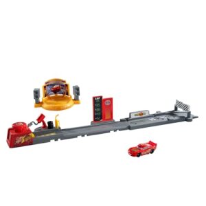 Carros da Disney e Pixar, Conjunto de Brinquedo Pista de Salto e Acrobacias da Copa Pistão com 1 carro de brinquedo Relâmpago McQueen, Mattel (Brinquedos)