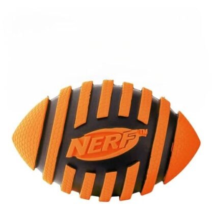 Nerf Dog Brinquedo de borracha para cães de futebol com rodo espiral, leve, durável e resistente à água, 12 cm de diâmetro para raças médias/grandes, unidade única, laranja (8915) (Brinquedos)