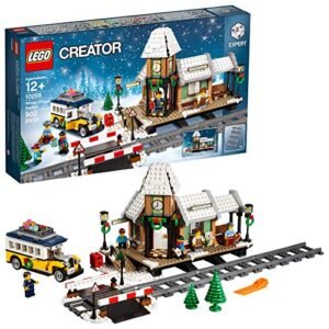 LEGO Creator Expert Estação da Vila de Inverno 10259 (902 Peças) (Brinquedos)