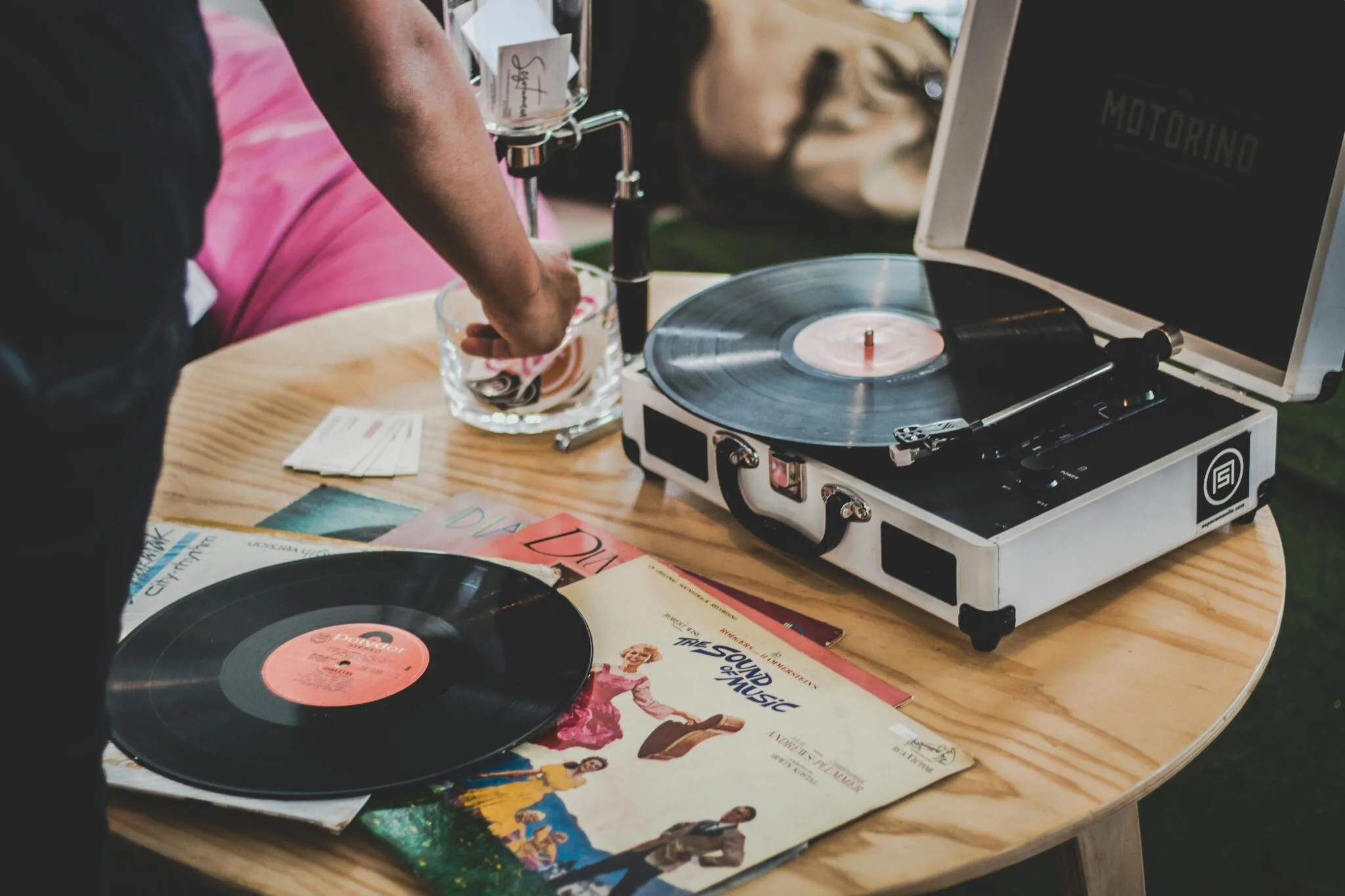 Onde comprar o toca-discos de vinil dos seus sonhos