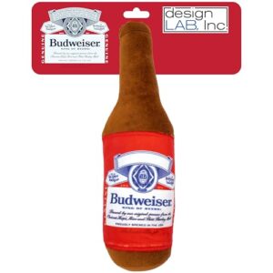 design LAB, Inc. Budweiser Beer Dog Toy | Garrafa de cerveja de pelúcia com Squeaker para cães | Brinquedos interativos médios de 30 cm para mastigar, buscar e se divertir (Cervejas)