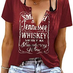 Camiseta feminina sexy com decote em V Smooth As Tennessee Whiskey Sweet As Strawberry Wine e música country manga curta, Vinho tinto, P (Cervejas)