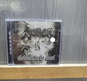 CD SKELETONS IN THE CLOSET (NACIONAL) - VENOM (CDs)