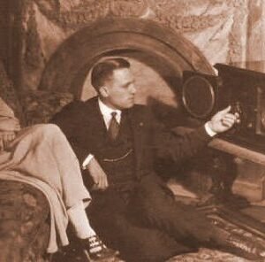 POLICE HEADQUARTERS - Old Time Radio - 1 mp3 CD - 39 Shows. Total Playtime: 9:25:00 (Old Time Radio, Police Series) - ONESMEDIA (CDs)