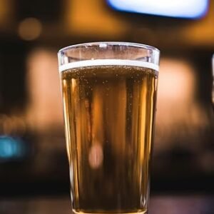 The Story in Every Pint: English Beer from Ale to Lager (English Edition) - Gubbins, S. (Cervejas)