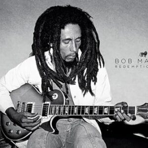 BUY ART FOR LESS Pôster artístico oficialmente licenciado Bob Marley Redemption Song preto e branco tocando guitarra 61 x 91 cm - Impressão decorativa - Papel pôster - Pronto para emoldurar (CDs)