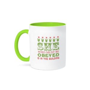 3dRose She Who Must Be Obeyed- Strong Woman Design em verde, rosa e branco, 425 g Caneca verde em dois tons (Cervejas)