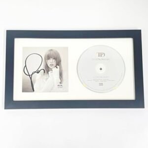 TAYLOR SWIFT SIGNED CD COVER FRAMED PSA/DNA THE D POETS DEPARTMENT TTPD CD - Taylor Swift (CDs)