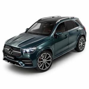 Miniatura M e r c e d e s - B e n z GLE350 4MATIC, com Luz e Som, Portas e Capô Abríveis, Pneus de Borracha - Colecionável (CDs)