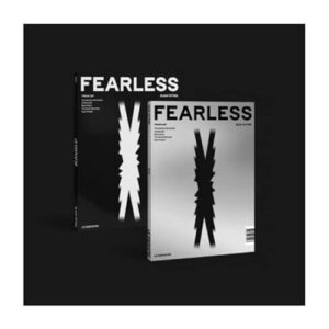 GENERIC Le Sserafim Fearless 1º Mini Álbum Vol. 2 Versão Blue Chypre Cd + Livreto de 112 Páginas + 1 Photocard + 1 Cartão Postal + 1 Adesivo + 1 Papel Transfer + Código de Rastreamento Lacrado (CDs)