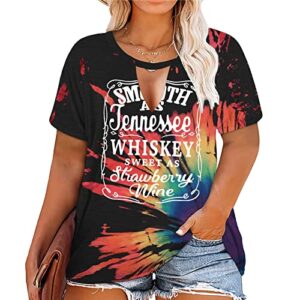 Camiseta feminina plus size Smooth As Tennessee Whiskey com decote em V sexy e música country, Arco-íris reverso, 1X (Cervejas)