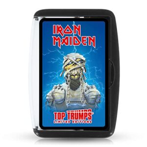 Top Trumps Gioco di carte Iron Maiden Limited Edition, rivivi la storia della musica con 30 dei loro più grandi album, singoli e tour, ottimo regalo per i fan degli Iron Maiden dai 18 anni in suQ (CDs)